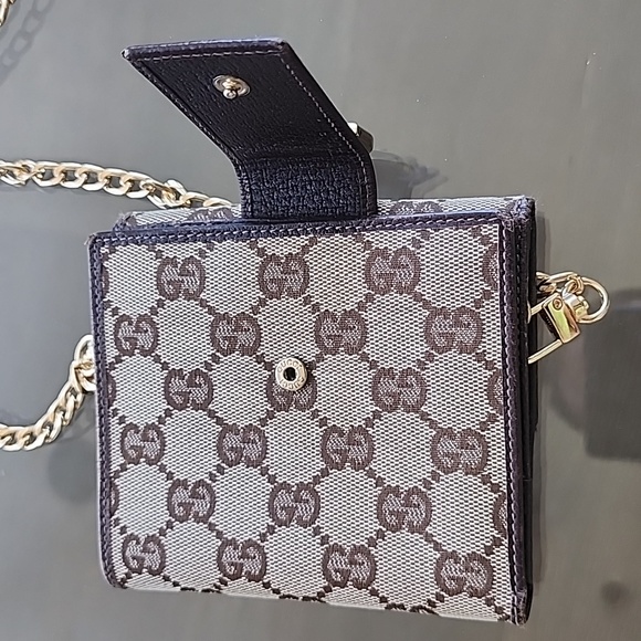 Gucci SOLD wallet with gold. in very very good condition π β€οΈ π π π π - Picture 8 of 17